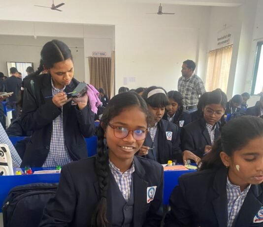 राजनांदगांव: स्टोन आर्ट गतिविधि में प्रयास आवासीय विद्यालय के बच्चों ने पत्थरों को रंगकर पर अपनी कला को उकेरा…