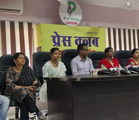 राजनांदगांव: आरोपियों की अब तक गिरफ्तारी नहीं मृतक के परिजनों ने पत्रकार वार्ता में कहा…