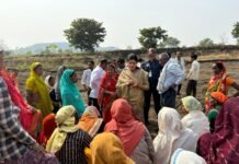 राजनांदगांव: जंगलपुर में मनरेगा बचाओ संग्राम के तहत मजदूरों से मिलीं विधायक हर्षिता स्वामी बघेल…