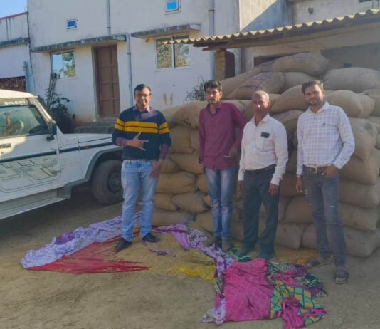 राजनांदगांव : जिले के अंतर्राज्यीय एवं अंतर जिला सीमाओं के चेक पोस्ट पर सघन जांच कर 223 क्विंटल अवैध धान एवं परिवहन में उपयोग हुए वाहन को किया गया जप्त…