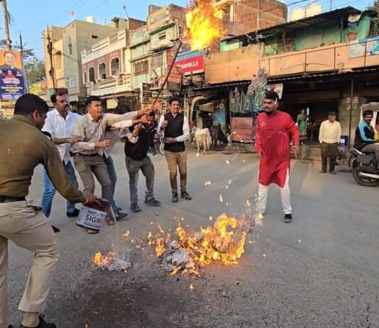 राजनांदगांव: गाय पर भेदभाव भाजपा की सोच गोधन न्याय योजना बंद कर किया गया अपमान…