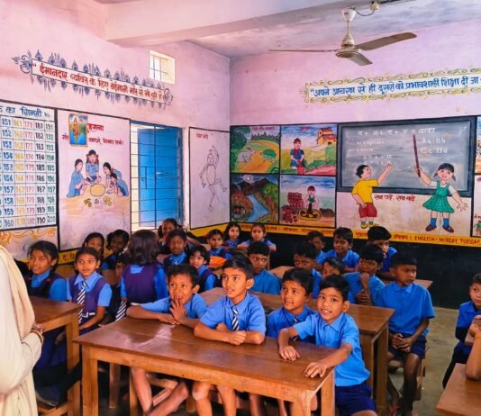 राजनांदगांव रक्षा टीम द्वारा विद्यार्थियों को गुड टच एवं बेड टच व डिजिटल सुरक्षा की दी गई जानकारी…