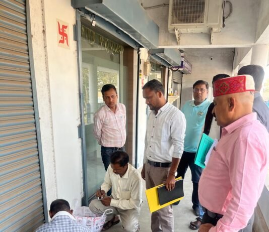 राजनांदगांव: हाट बाजार की 14 दुकानो पर निगम ने जड़ा ताला…