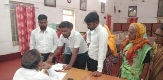 рд░рд╛рдЬрдирд╛рдВрджрдЧрд╛рдВрд╡: рдорд╣рддрд╛рд░реА рд╡рдВрджрди рдпреЛрдЬрдирд╛ рдореЗрдВ рдкреНрд░рджреЗрд╢рднрд░ рдореЗрдВ рдЕрд╡реНрдпрд╡рд╕реНрдерд╛, рдорд╣рд┐рд▓рд╛рдУрдВ рдХреЛ рдкреВрд░рд╛ рд▓рд╛рдн рдирд╣реАрдВ ,рд╕рд░рдХрд╛рд░ рдХреЗ рджрд╛рд╡реЛрдВ рдХреА рдЦреБрд▓реА рдкреЛрд▓…