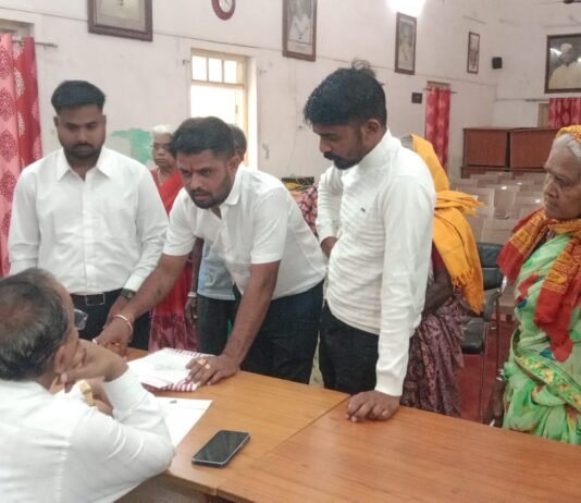 राजनांदगांव: महतारी वंदन योजना में प्रदेशभर में अव्यवस्था, महिलाओं को पूरा लाभ नहीं ,सरकार के दावों की खुली पोल…