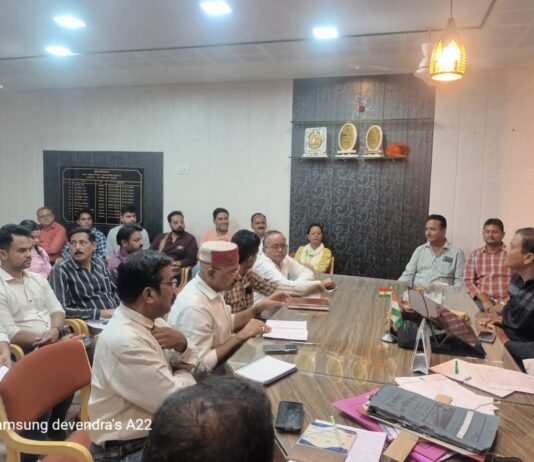 राजनांदगांव: महापौर मधुसूदन यादव सत प्रतिशत राजस्व वसूली के लिये कार्य करनेराजस्व अमला को दिये निर्देश…