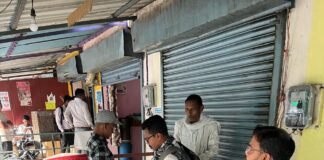 राजनांदगांव: नगर निगम का राजस्व वसूली अभियान,आडिटोरियम के बाजू स्वावलंबन योजन की निर्मित 7 दुकाने सील…