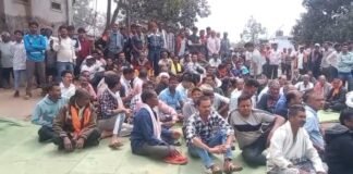 राजनांदगांव: बैंक शाखा की मांग पर चारभाटा ग्रामीणों का हाइवे जाम, प्रशासन ने दिया आश्वासन…