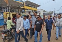 राजनांदगांव: वार्ड विजिट के दौरान महापौर मधुसूदन यादव चिखली में सर्व समाज मांगलिक भवन एवं रमन बाजार क्षेत्र का किया निरीक्षण…