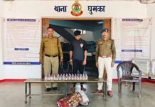 राजनांदगांव: घुमका पुलिस की कार्रवाई: झाड़ के पास छिपाकर रखी 44 पौवा देशी शराब जब्त, एक आरोपी गिरफ्तार…