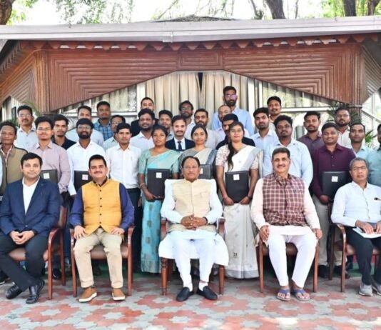 रायपुर : खनिज संपदा से समृद्ध छत्तीसगढ़ के विकास में निभाएं अहम भूमिका : मुख्यमंत्री साय…