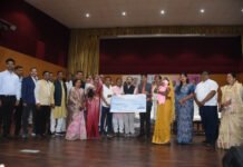 रायपुर : श्रम विभाग की कल्याणकारी योजनाओं का अधिक से अधिक लाभ लेने श्रमिक भाई -बहन बनें जागरूक- राजस्व मंत्री वर्मा…