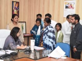 राजनांदगांव: सीईओ जिला पंचायत ने जनदर्शन में संवेदनशीलतापूर्वक सुनी जनसामान्य की समस्याएं…