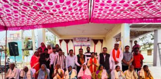 рд░рд╛рдЬрдирд╛рдВрджрдЧрд╛рдВрд╡: рдорд╛рддреГ-рдкрд┐рддреГ рдкреВрдЬрди рджрд┐рд╡рд╕ рдкрд░ 151 рдмреБрдЬреБрд░реНрдЧреЛрдВ рдХрд╛ рд╕рдореНрдорд╛рди…