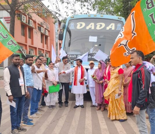 राजनांदगांव: गिरौदपुरी धाम तीर्थ यात्रा के लिए 24 बसों को श्वेत झंडी दिखाई गई1500 श्रद्धालु हुए रवाना…