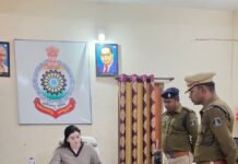 राजनांदगांव: पुलिस अधीक्षक अंकिता शर्मा द्वारा पुलिस चौकी मोहारा का औचक निरीक्षण…