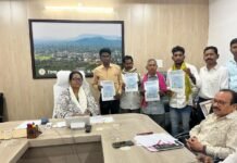 मोहला: कलेक्टर प्रजापति ने किसानों को वितरित की फसल बीमा पॉलिसी…