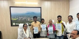 मोहला: कलेक्टर प्रजापति ने किसानों को वितरित की फसल बीमा पॉलिसी…