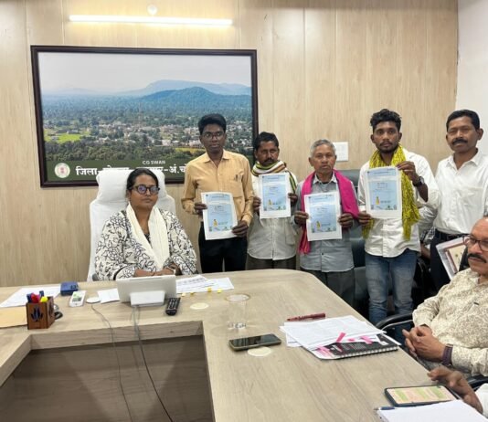 मोहला: कलेक्टर प्रजापति ने किसानों को वितरित की फसल बीमा पॉलिसी…