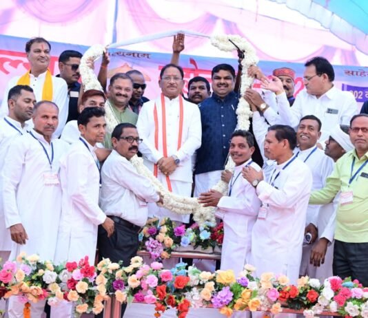 राजनांदगांव: मुख्यमंत्री विष्णु देव साय कबीर मठ धाम नादिया में आयोजित अखिल भारतीय सद्गुरू कबीर संत सम्मेलन कार्यक्रम में हुए शामिल…