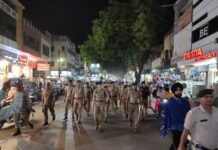 राजनांदगांव: होली पर्व को लेकर राजनांदगांव पुलिस का फ्लैग मार्च, 300 जवानों ने संभाली कमान…