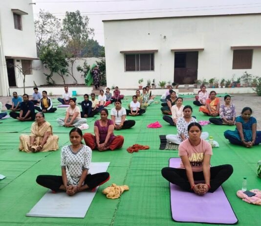 राजनांदगांव: स्वस्थ जीवन शैली अभियान के तहत आयुष्मान आरोग्य मंदिरों में प्रतिदिन योग शिविर का आयोजन…