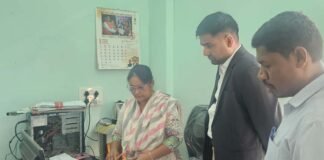 рд░рд╛рдЬрдирд╛рдВрджрдЧрд╛рдВрд╡: рдХрд▓реЗрдХреНрдЯрд░ рдиреЗ рд╢рд╛рд╕рдХреАрдп рдореБрджреНрд░рдгрд╛рд▓рдп рдХрд╛ рдХрд┐рдпрд╛ рдФрдЪрдХ рдирд┐рд░реАрдХреНрд╖рдг…