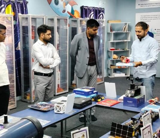 राजनांदगांव: कलेक्टर ने डॉ. पदुमलाल पुन्नालाल बख्शी स्कूल में स्थापित आधुनिक स्पेस लैब का किया निरीक्षण…