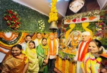 राजनांदगांव: झूलेलाल जयंती के अवसर पर महापौर ने झुलेलाल मंदिर में पूजा अर्चना करसिंधी समाज को दी बधाई…