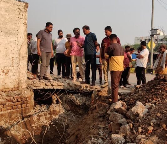 राजनांदगांव: वार्ड निरीक्षण के लिए महापौर सुबह पहुचे दुर्गा चौक हीरामोती लाईन,पानी की समस्या के समाधान हेतु दिये निर्देश…