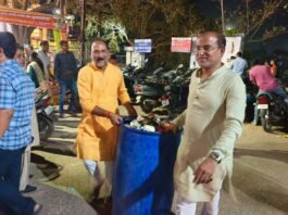 राजनांदगांव: अष्टमी पर चेंबर की सेवा पहल: श्रद्धालुओं के लिए जलपान, मंदिर परिसर में स्वच्छता अभियान…