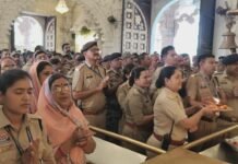 राजनांदगांव : रामनवमी पर राजनांदगांव पुलिस ने माँ बम्लेश्वरी मंदिर में की पूजा-अर्चना…