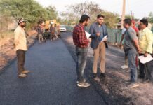 राजनांदगांव: कलेक्टर ने पटेवा से पेण्ड्री तक सड़क निर्माण कार्य का किया निरीक्षण…