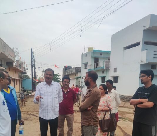 नया ढाबा में पानी की समस्या, महापौर ने मौका मुआयना कर वैकल्पिक व्यवस्था के तहत,सिंटेक्स टंकी लगाने तथा प्रभावित क्षेत्र में टैंकर से पानी सप्लाई के दिये निर्देश…