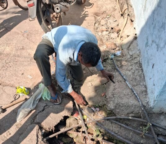 राजनांदगांव: पानी बचाने नगर निगम की कार्यवाही, वार्ड नं. 5 चिखली में अनावश्यक बहते 8 नल कनेक्शन काटे…