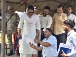 मोहला: कलेक्टर प्रजापति ने मोहला के निर्माणाधीन हाट बाजार का किया निरीक्षण…