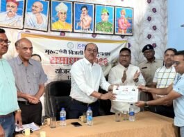 राजनांदगांव: प्रबंध निदेशक (वितरण)भीमसिंह कंवर ने मुख्यमंत्री बिजली बिल भुगतान समाधान योजना के तहत बोरी में आयोजित शिविर का लिया जायजा…