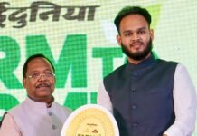 राजनांदगांव : युवा किसान दक्ष वैद्य बने कृषि क्रांति के प्रतीक,कृषि मंत्री रामविचार नेताम ने किया सम्मानित…
