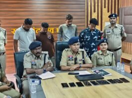 राजनांदगांव: फार्महाउस में चल रहा था हाईटेक IPL सट्टा, पुलिस ने किया बड़ा खुलासा…