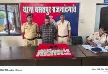 राजनांदगांव : मोबाइल से सट्टा चला रहा युवक गिरफ्तार, लाखों का सामान जब्त…