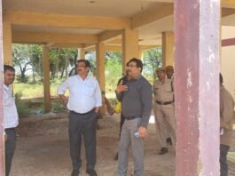 राजनांदगांव: प्रधानमंत्री आवास योजना के तहत पेण्ड्री में निर्मित बहुमंजिला आवासो का अपर कलेक्टर मारकंडे एवं निगम आयुक्त विश्वकर्मा ने किया निरीक्षण…
