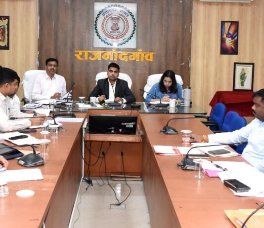 राजनांदगांव : सुशासन तिहार से पहले लंबित प्रकरणों के निराकरण करें – कलेक्टर…