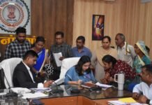 राजनांदगांव: कलेक्टर ने जनदर्शन में गंभीरता से सुनी नागरिकों की समस्याएं…