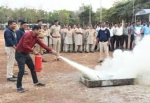 राजनांदगांव : राजनांदगांव पुलिस का फायर सेफ्टी ड्रिल, 70+ जवान हुए प्रशिक्षित…