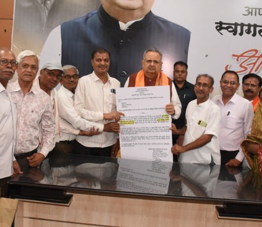 विधानसभा अध्यक्ष डॉ. रमन सिंह ने ग्राम नादिया में कबीर साहेब द्वार एवं मठ के विकास कार्यों हेतु 51 लाख रूपए की प्रशासकीय स्वीकृति…