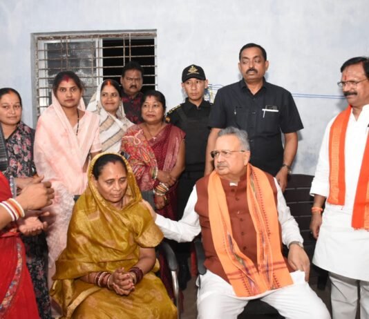राजनांदगांव: विधानसभा अध्यक्ष ने पद्मश्री फूलबासन यादव से मिलकर कुशलक्षेम जाना…