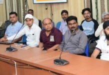 राजनांदगांव: कलेक्टर ने पेट्रोल-डीजल पंप संचालकों की ली बैठक, नियमानुसार करें पेट्रोल एवं डीजल की बिक्री का कार्य – कलेक्टर…