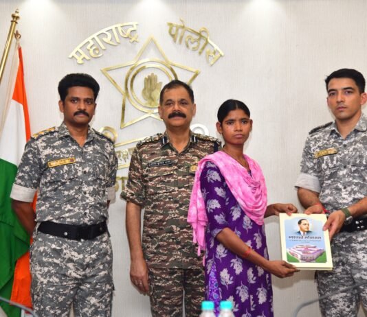 गढ़चिरौली में 38 लाख के इनामी पांच हार्डकोर नक्सलियों ने किया आत्मसमर्पण, मुख्यधारा से जुड़ने का लिया संकल्प…