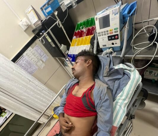 राजनांदगांव: पेडरी के पास सड़क निर्माण के गड्ढे में गिरने से आरक्षक घायल, निजी अस्पताल में उपचार जारी…