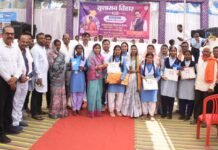 राजनांदगांव: जिला प्रशासन का अमला बस से पहुंचा जिले के अंतिम छोर के दूरस्थ ग्राम साल्हे…
